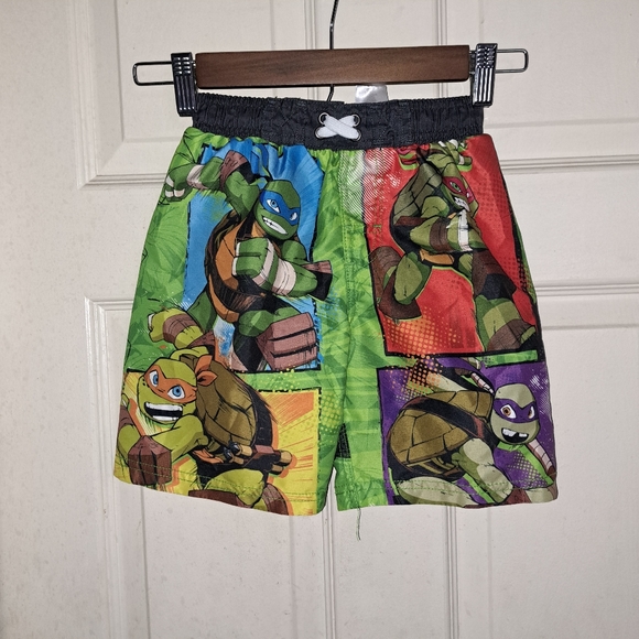 Nickelodeon Other - Nickelodeon ninja Turtle swimming trunks size 5/6